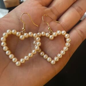 heart-shaped drop earrings with synthetic pearls